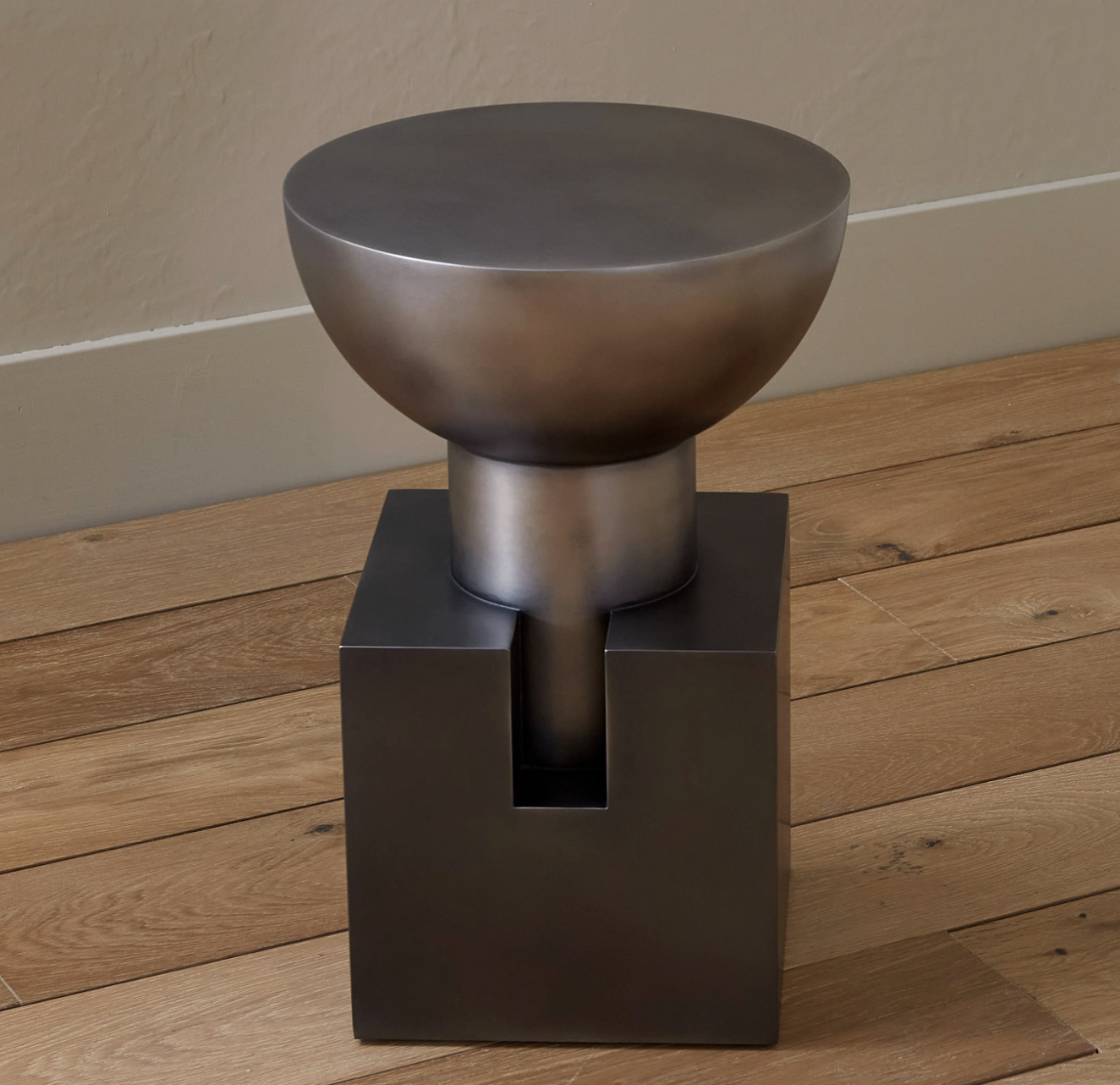 BLOCK SIDE TABLE par Anna Karlin