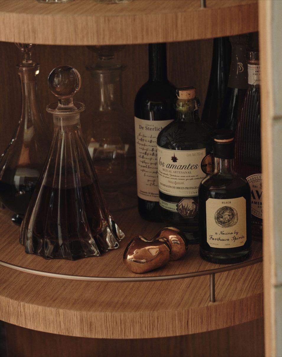 BOTTLE OPENER 01 par Anna Karlin