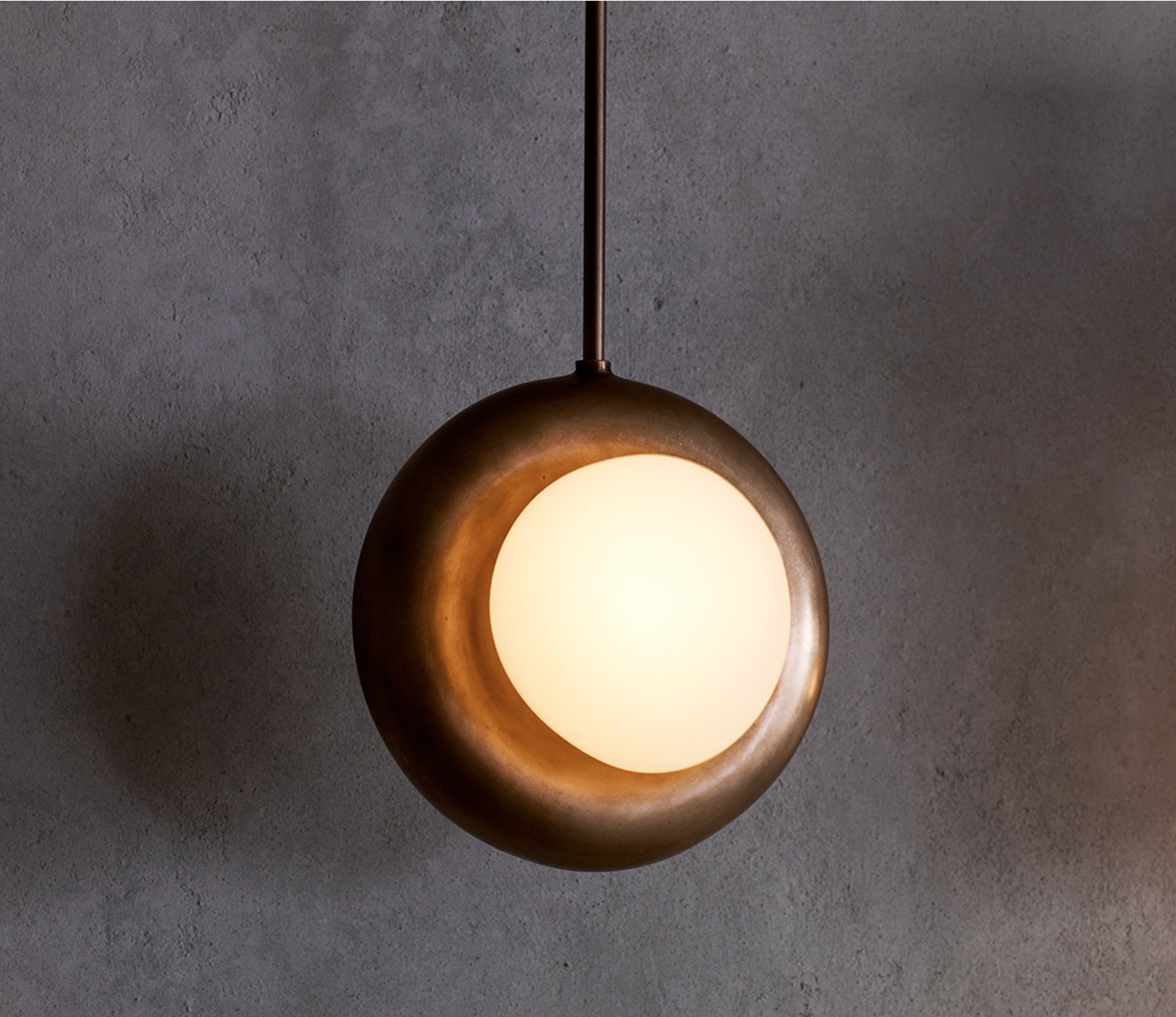 CELL SCONCE par Anna Karlin