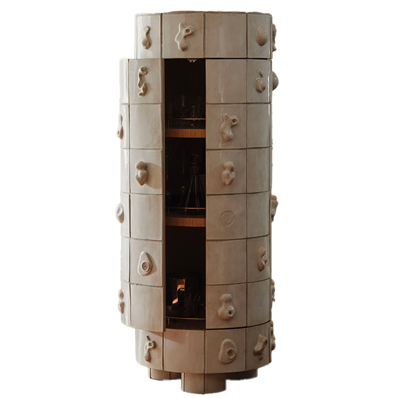CERAMIC BAR CABINET par Anna Karlin
