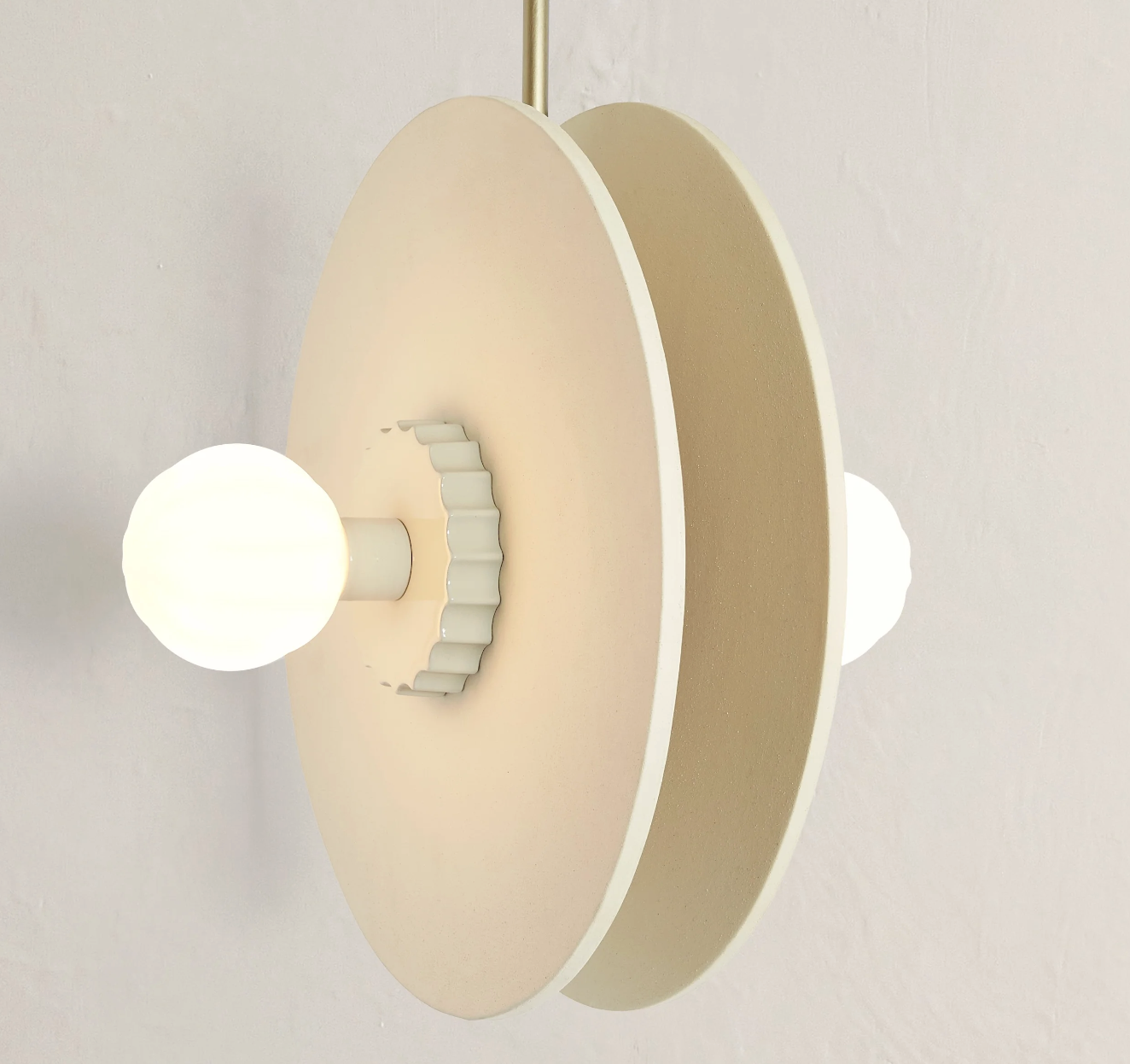CERAMIC PENDANT VERTICAL par Anna Karlin