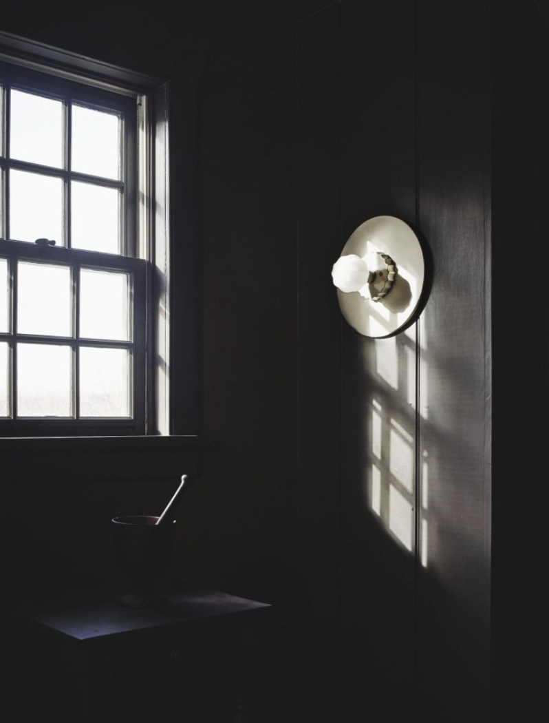 CERAMIC SCONCE SMALL par Anna Karlin