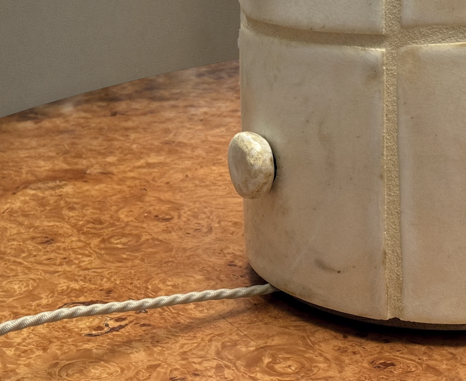 CERAMIC TABLE LAMP par Anna Karlin
