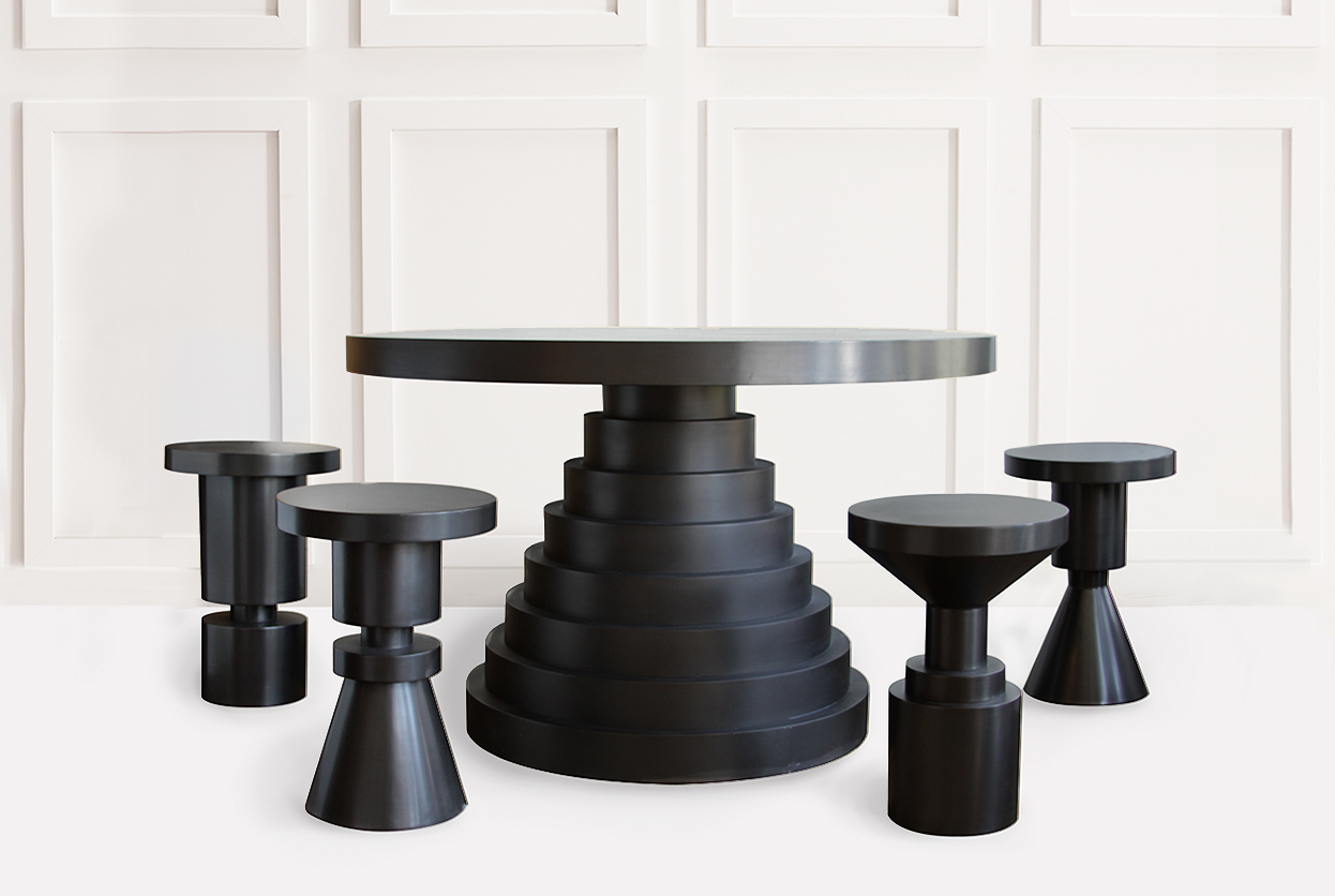 DINING CHESS PIECE STOOL par Anna Karlin