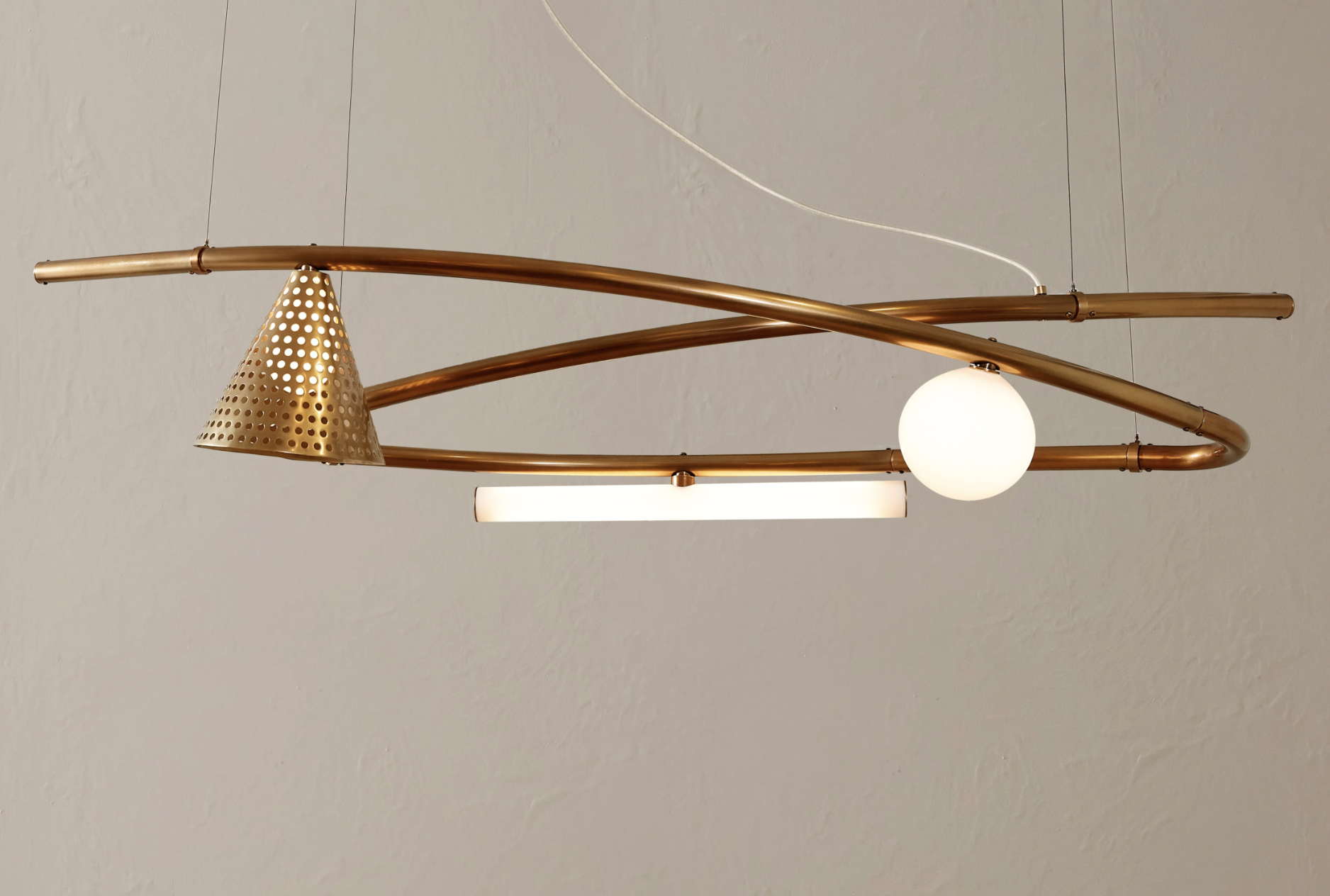 FINDINGS LIGHT par Anna Karlin