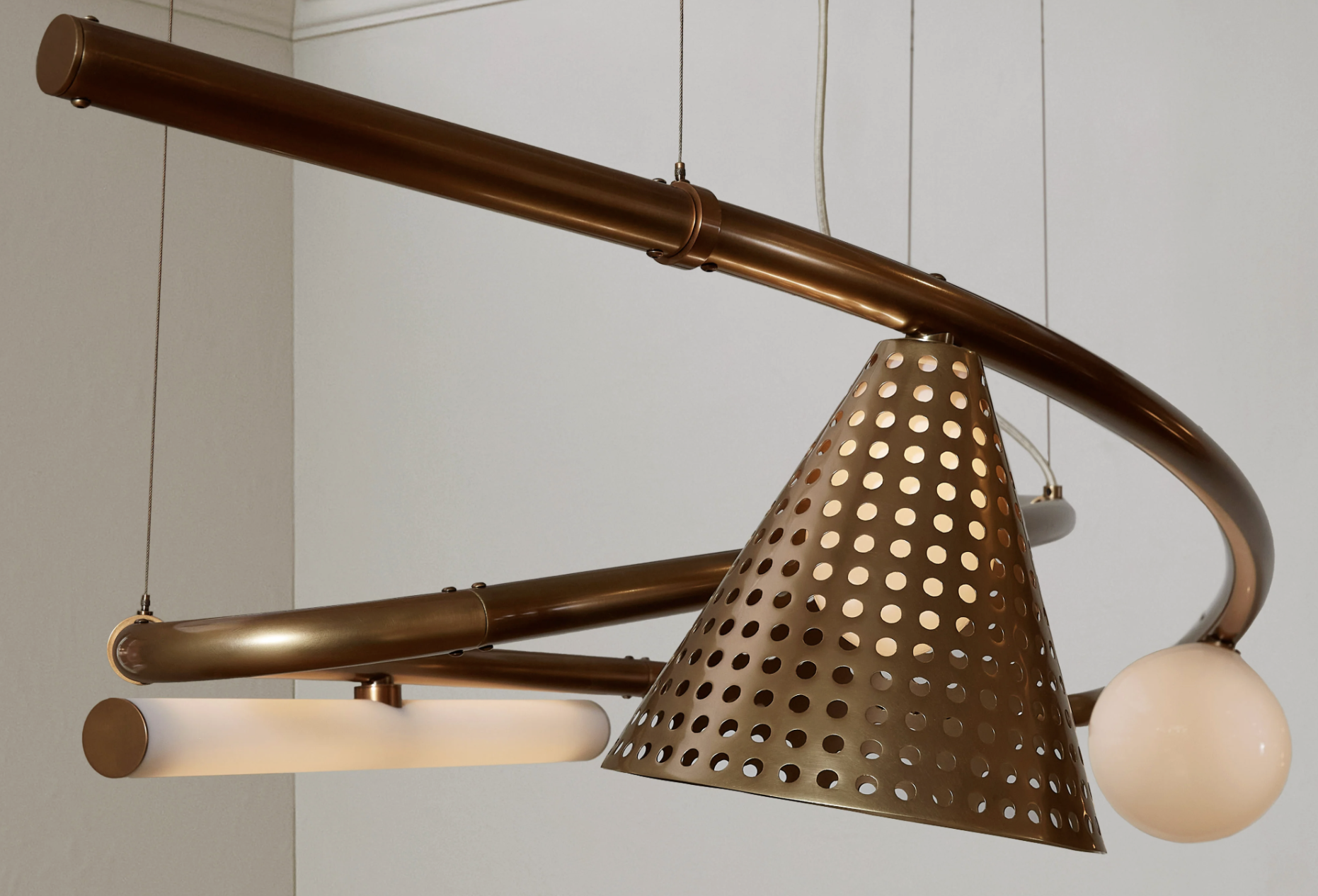 FINDINGS LIGHT par Anna Karlin