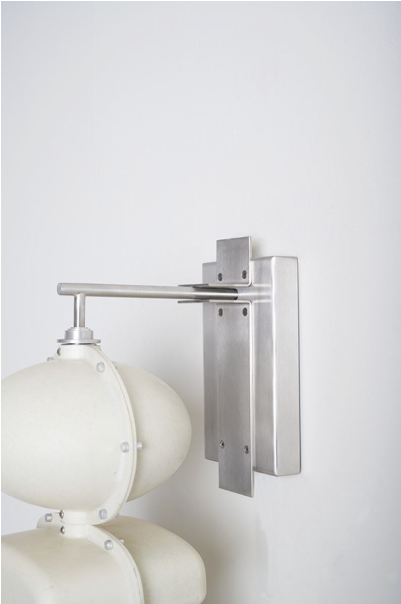 LANTER STACK SCONCE - SHORT par Anna Karlin