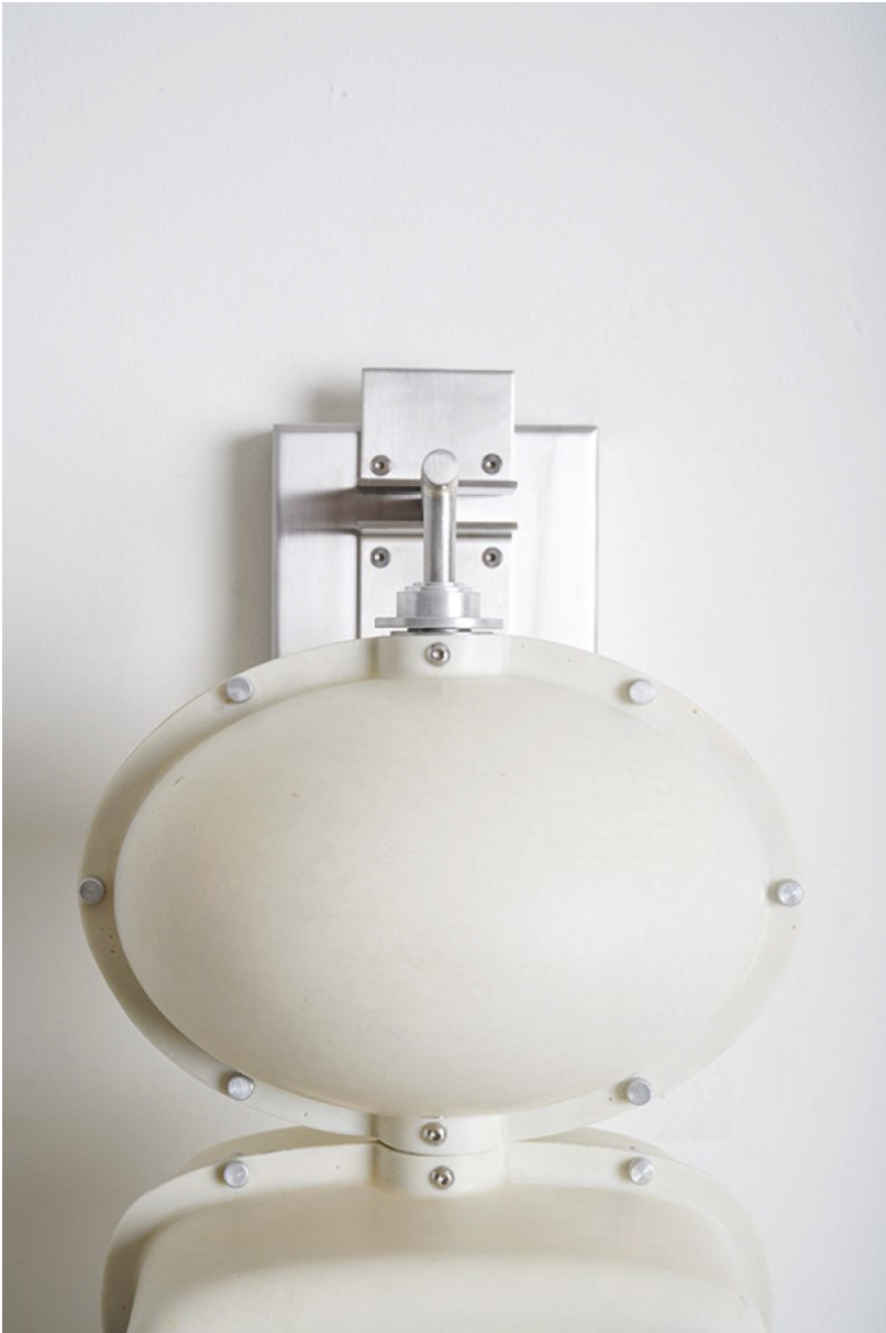 LANTER STACK SCONCE - SHORT par Anna Karlin