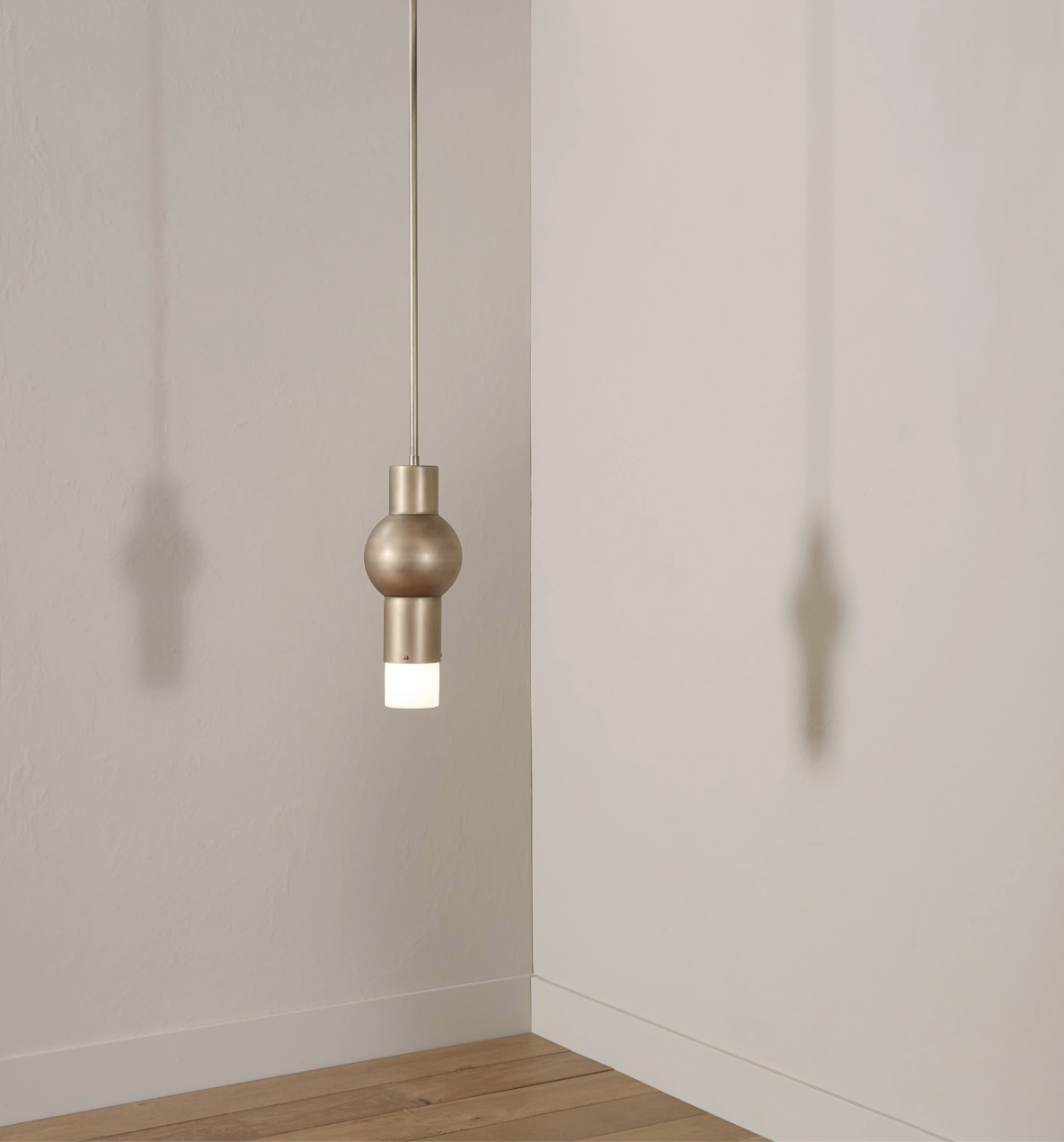 LANTERN PENDANT SHORT par Anna Karlin