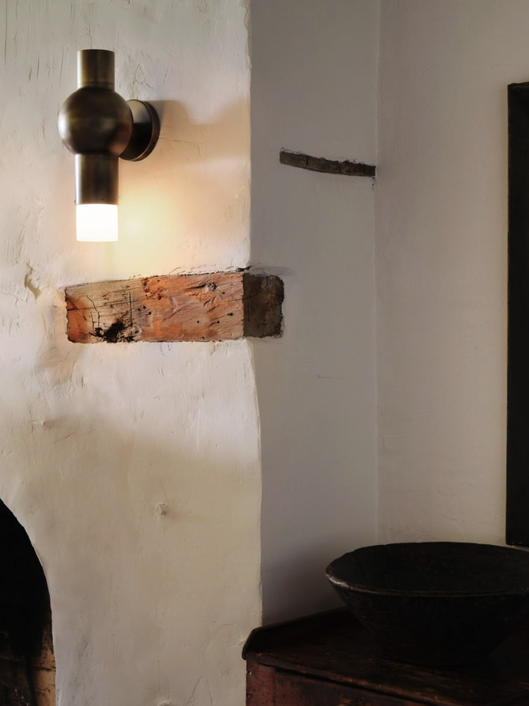 LANTERN SCONCE - SHORT par Anna Karlin