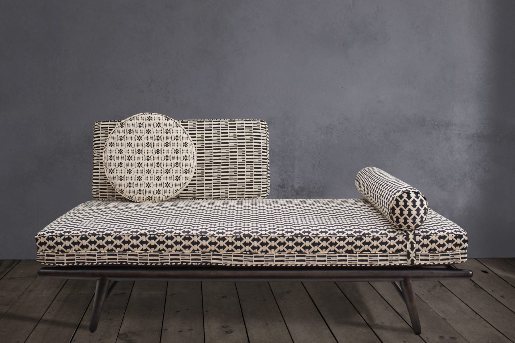 MILK DAY BED par Anna Karlin