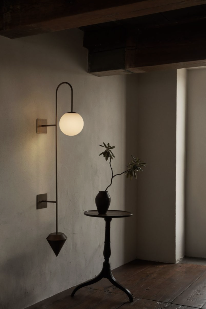 PLUMB SCONCE par Anna Karlin