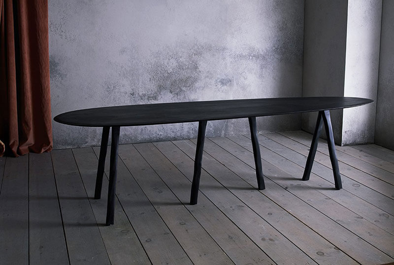 W TABLE par Anna Karlin