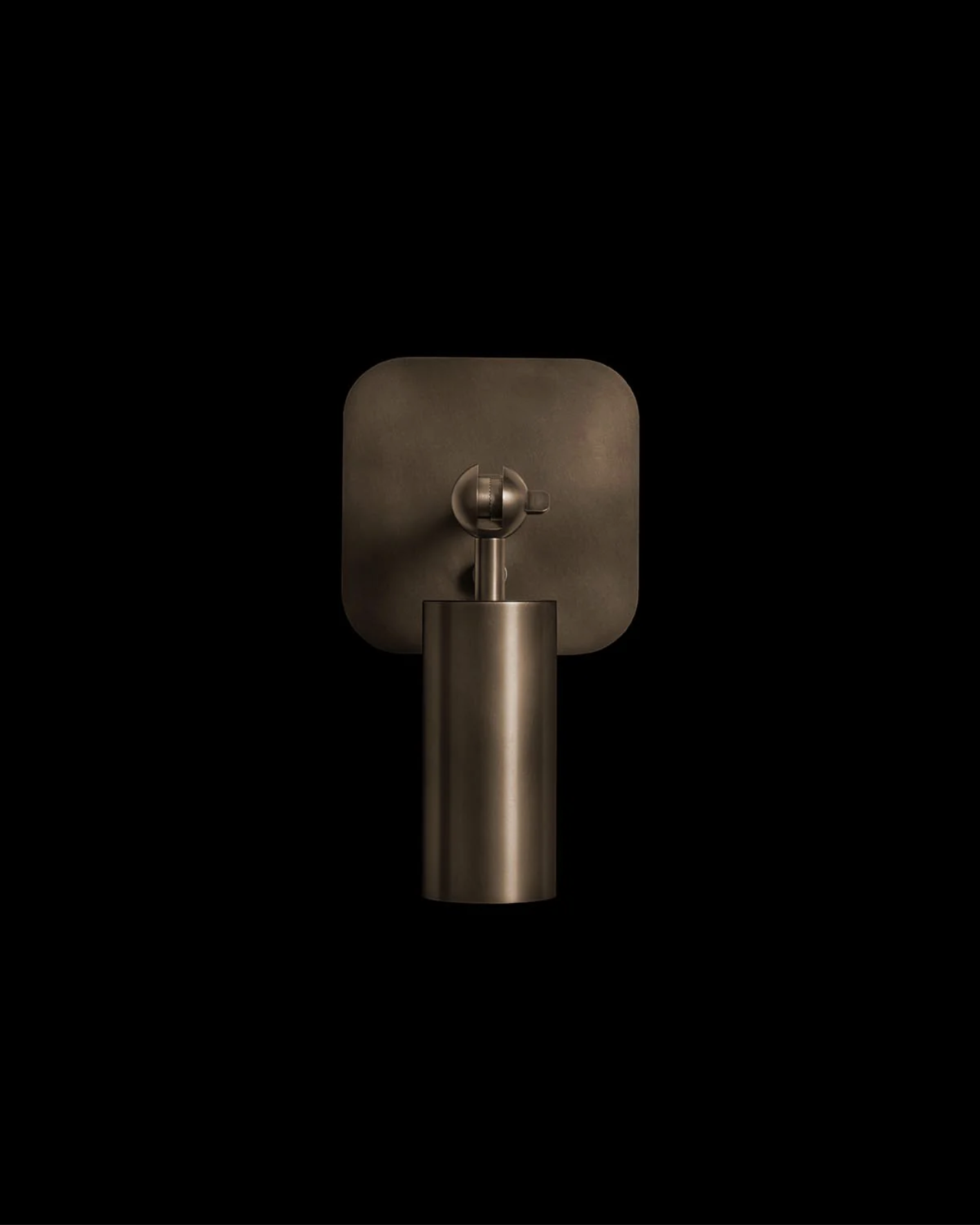 CYLINDER SCONCE par Apparatus