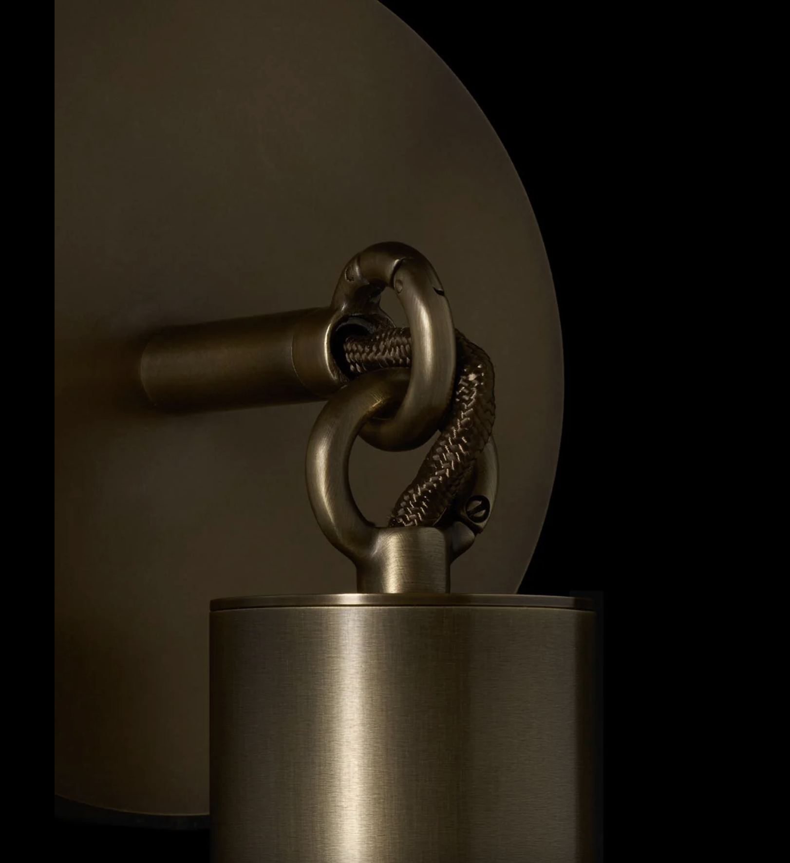 HORSEHAIR 1 SCONCE par Apparatus