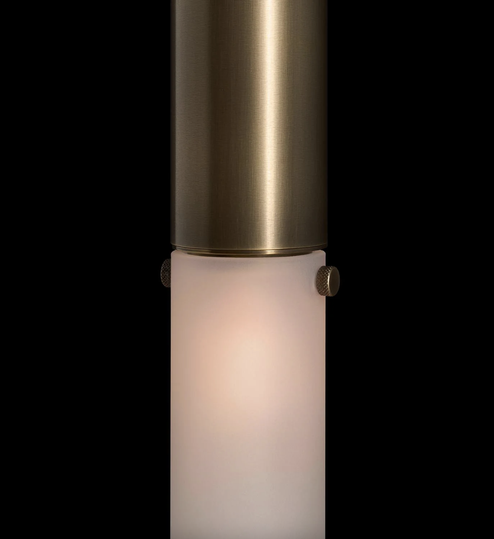 HORSEHAIR 1 SCONCE par Apparatus