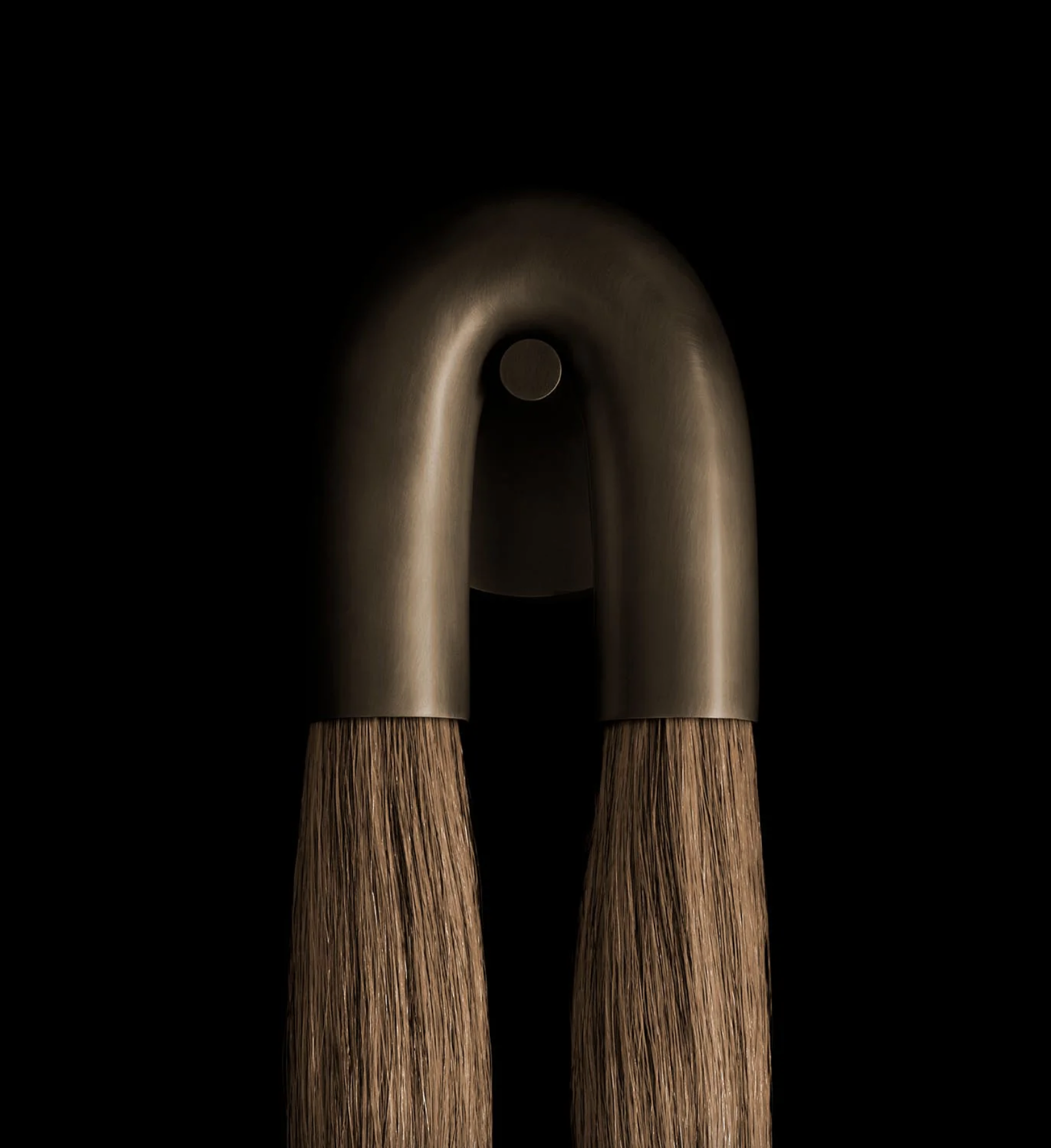 HORSEHAIR 2 SCONCE par Apparatus