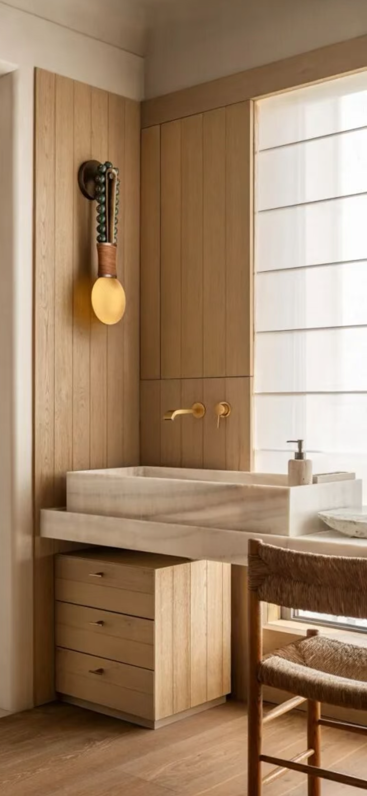 TALISMAN LOOP SCONCE par Apparatus