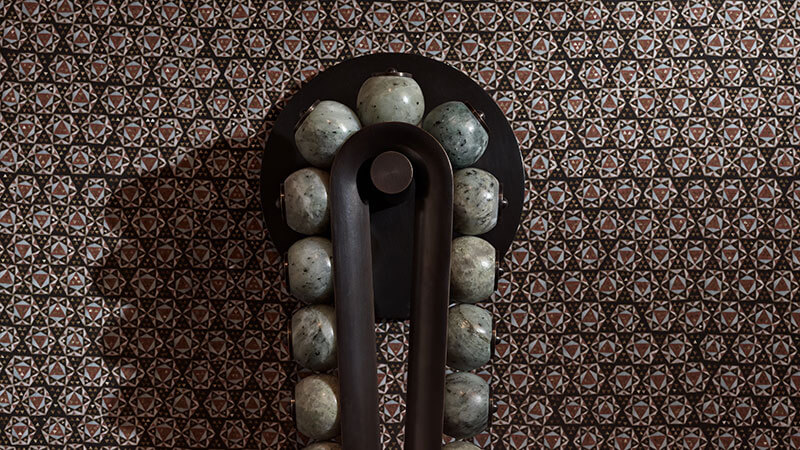 TALISMAN LOOP SCONCE par Apparatus