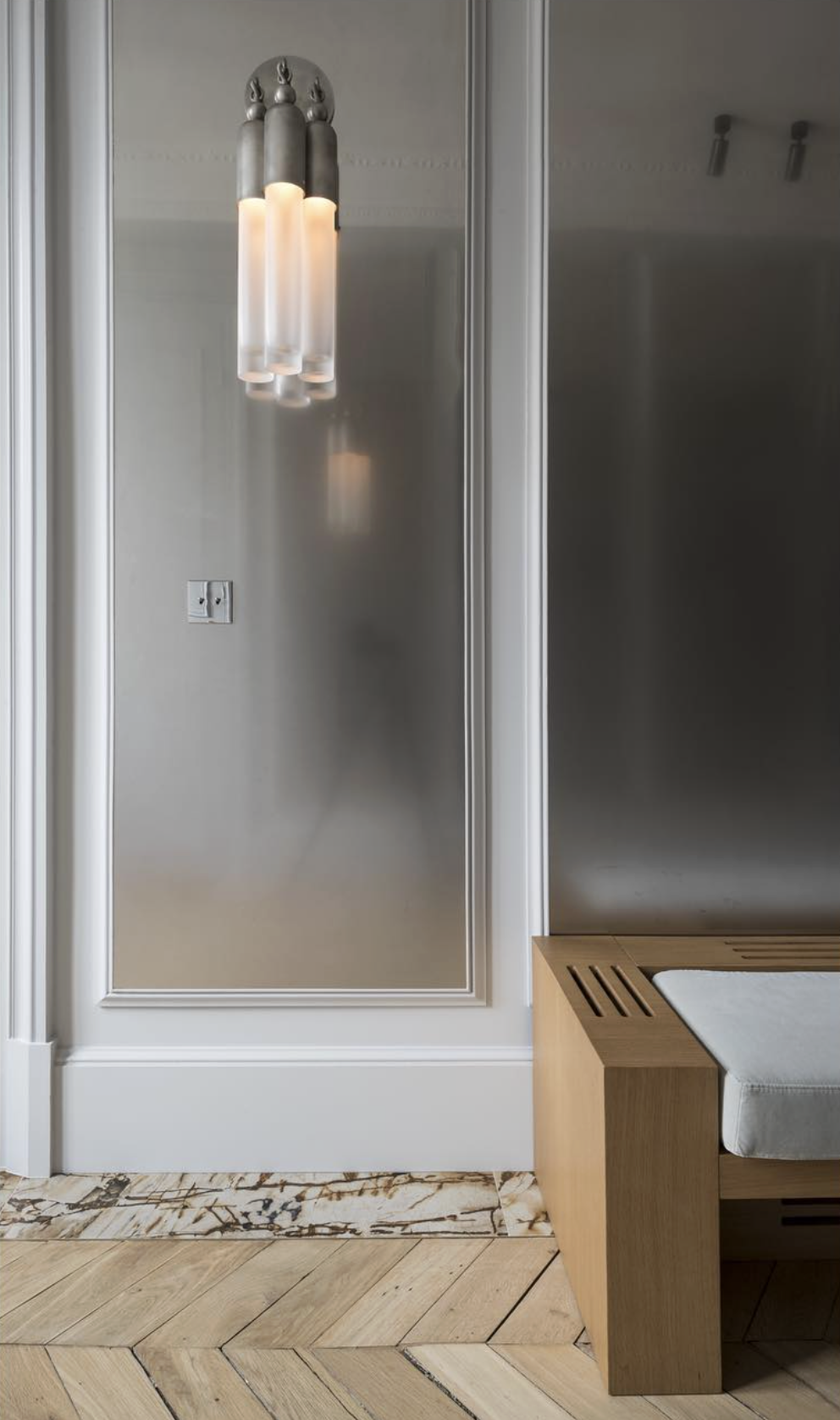 TASSEL 3 SCONCE par Apparatus