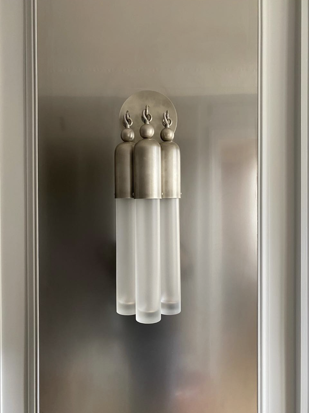 TASSEL 3 SCONCE par Apparatus