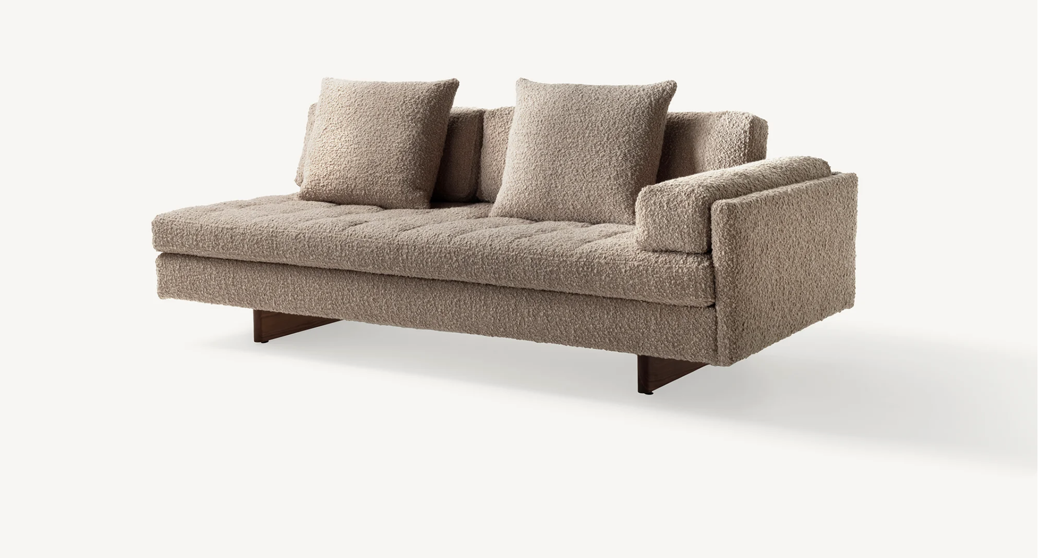 ASYMMETRIC GRAND SOFA par BassamFellows