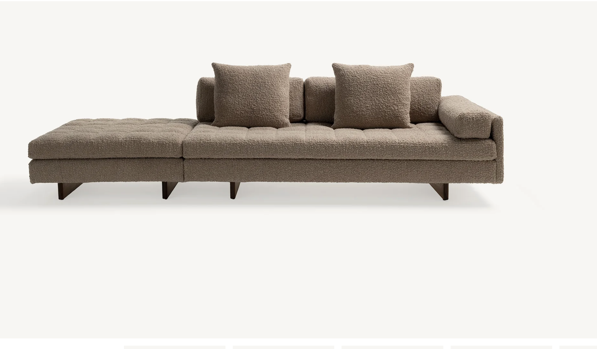 ASYMMETRIC GRAND SOFA par BassamFellows