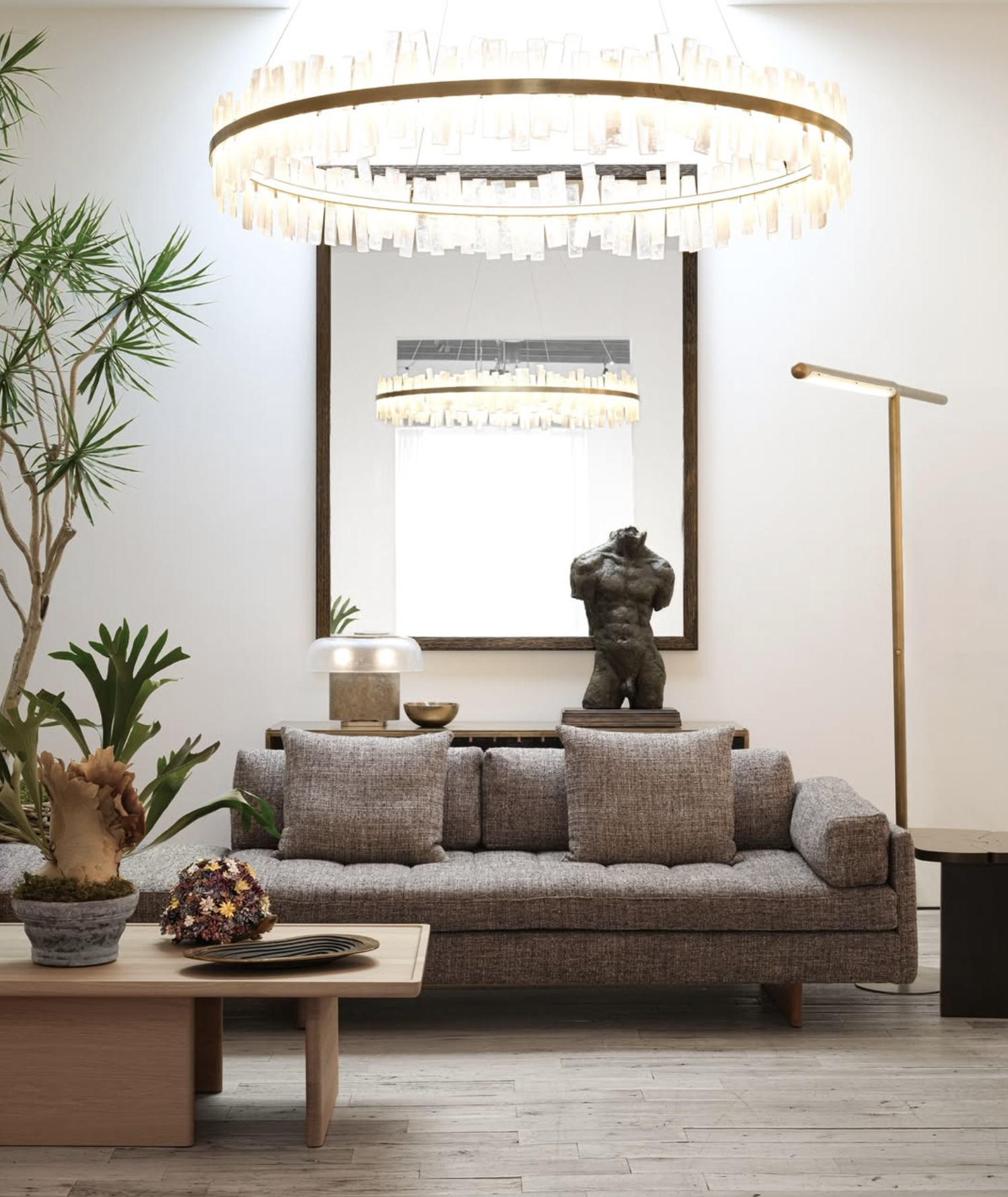 ASYMMETRIC GRAND SOFA par BassamFellows