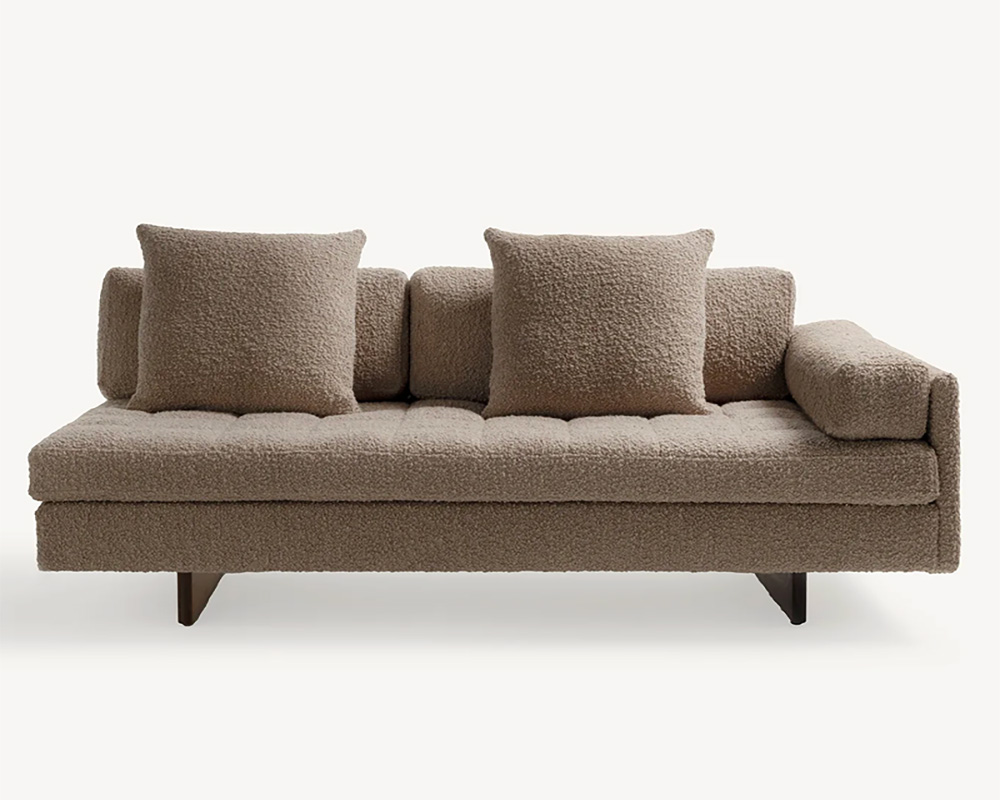 ASYMMETRIC GRAND SOFA par BassamFellows