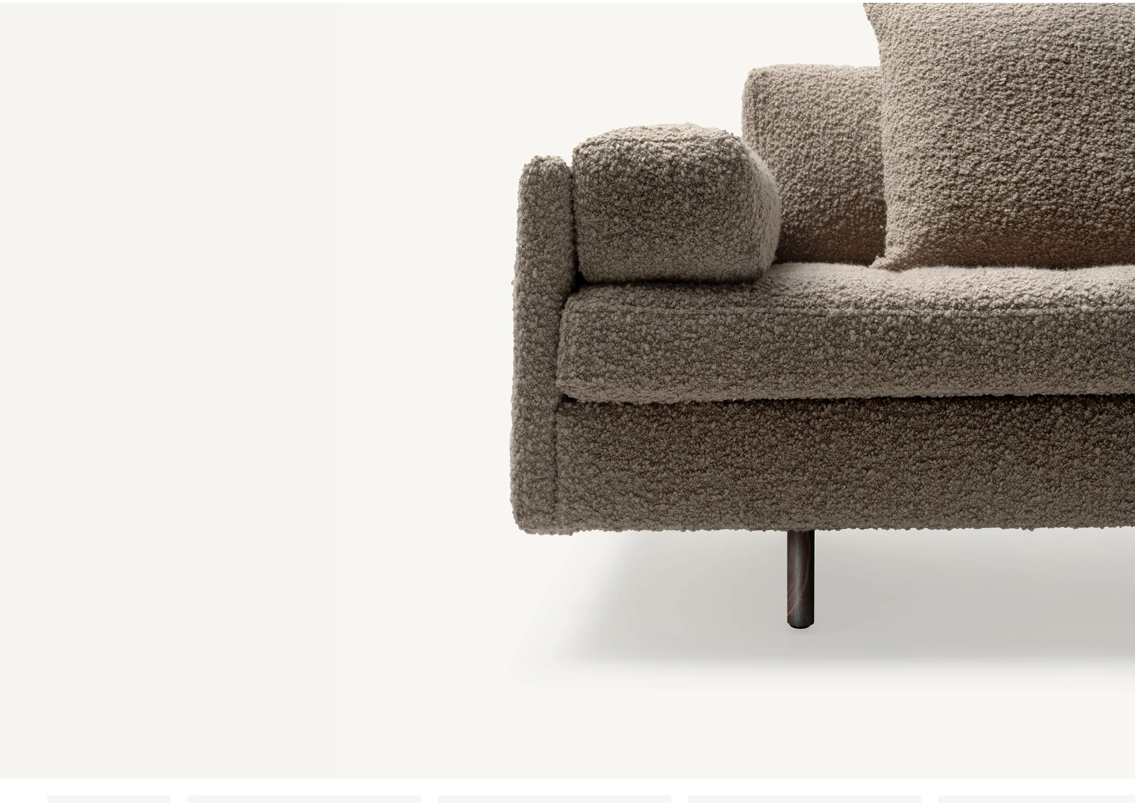 ASYMMETRIC GRAND SOFA par BassamFellows