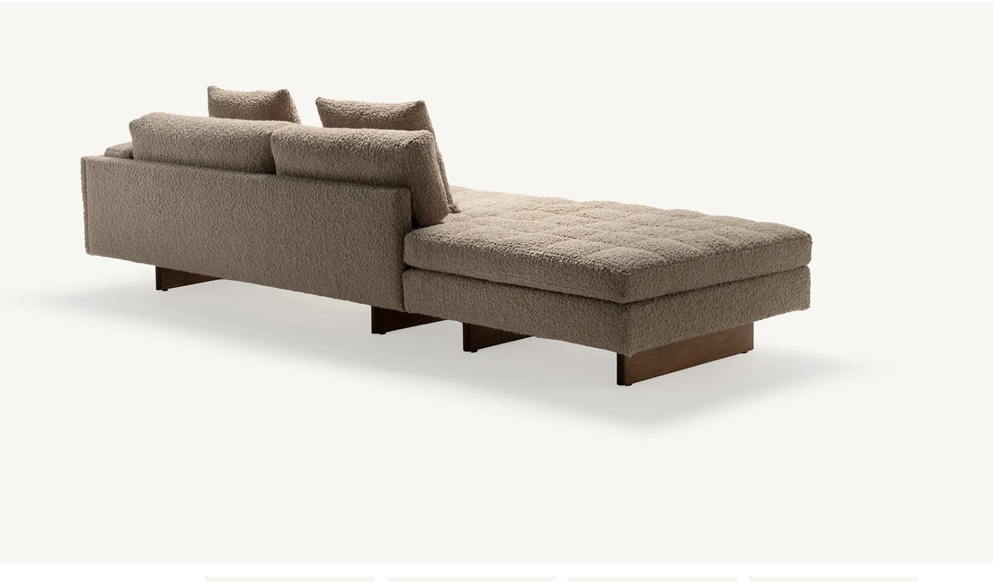 ASYMMETRIC GRAND SOFA par BassamFellows