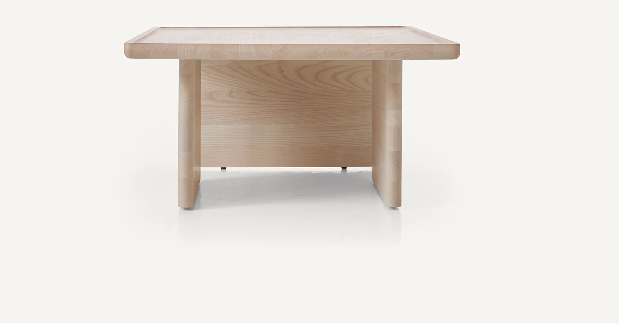 ASYMMETRIC TABLE par BassamFellows