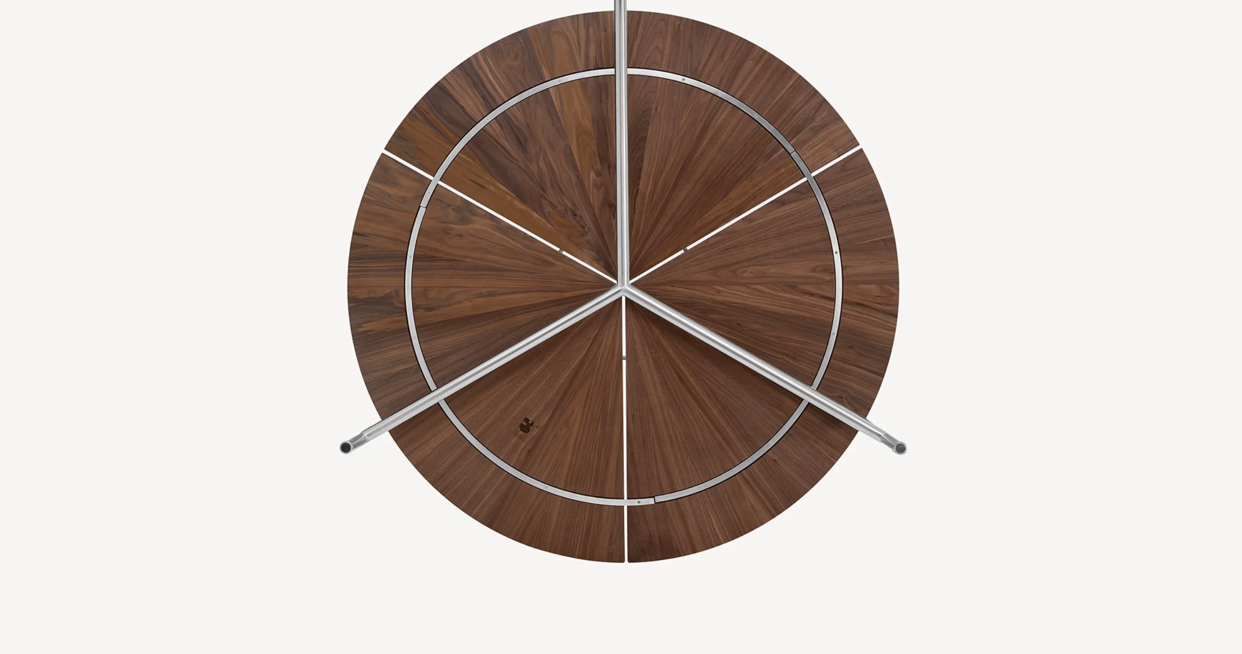 CIRCULAR DINING TABLE par BassamFellows