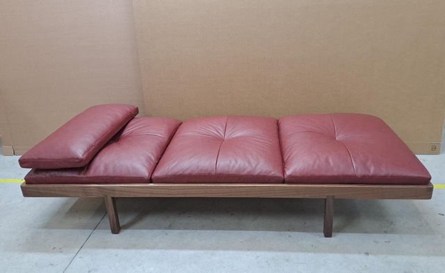DAYBED par BassamFellows