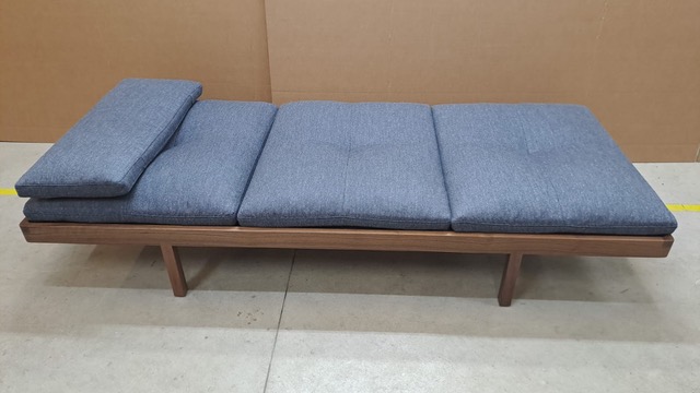 DAYBED par BassamFellows
