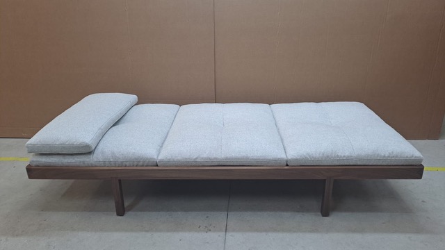 DAYBED par BassamFellows