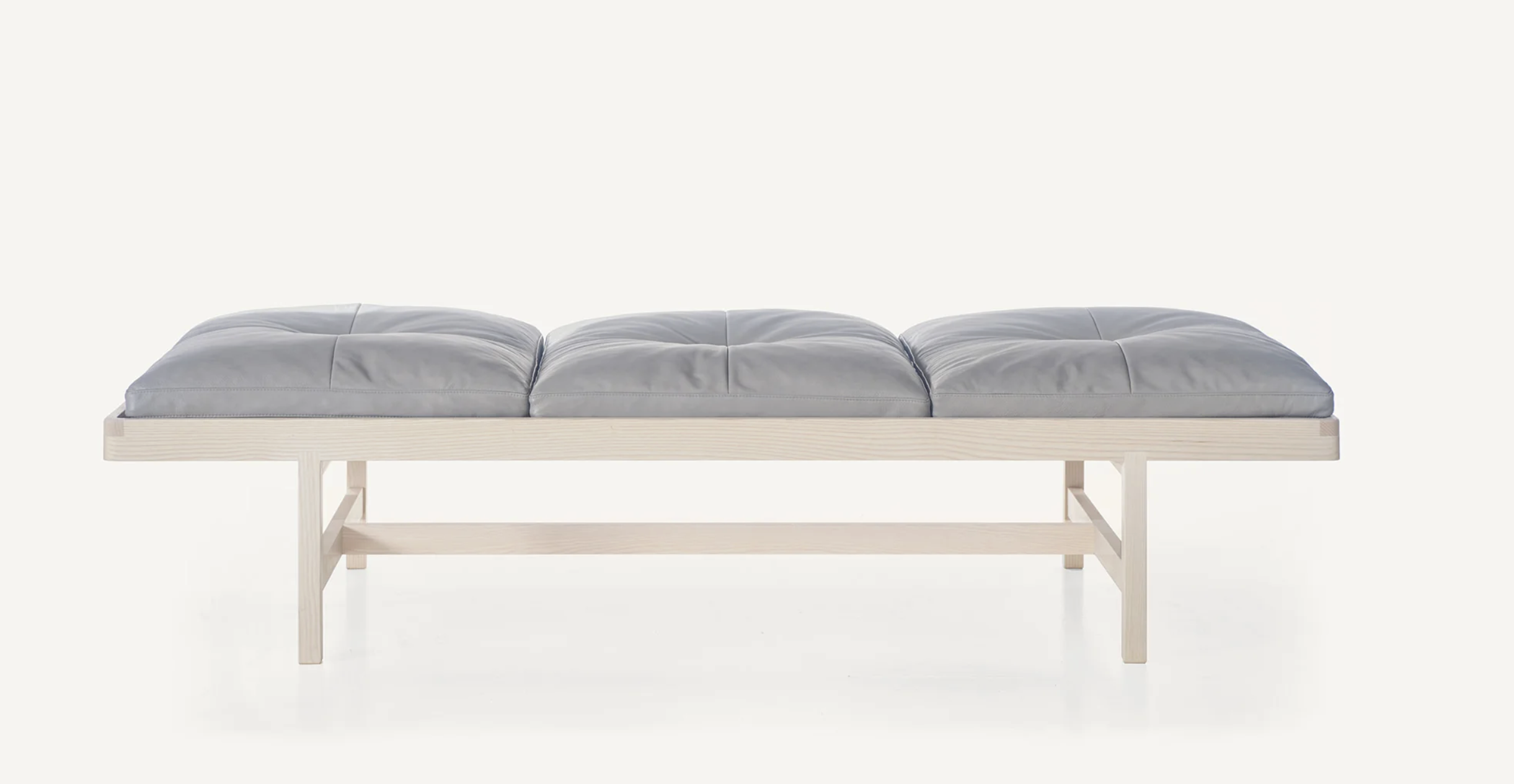 DAYBENCH par BassamFellows