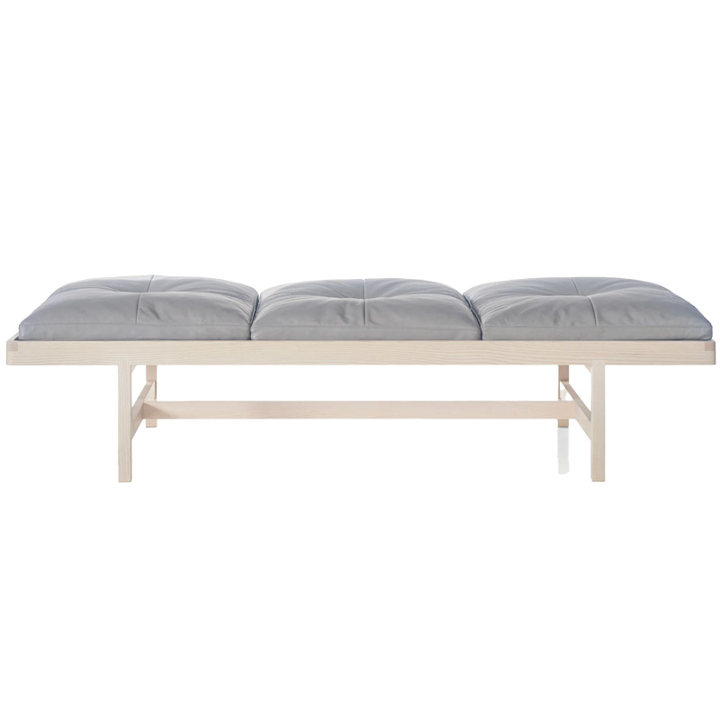 DAYBENCH par BassamFellows