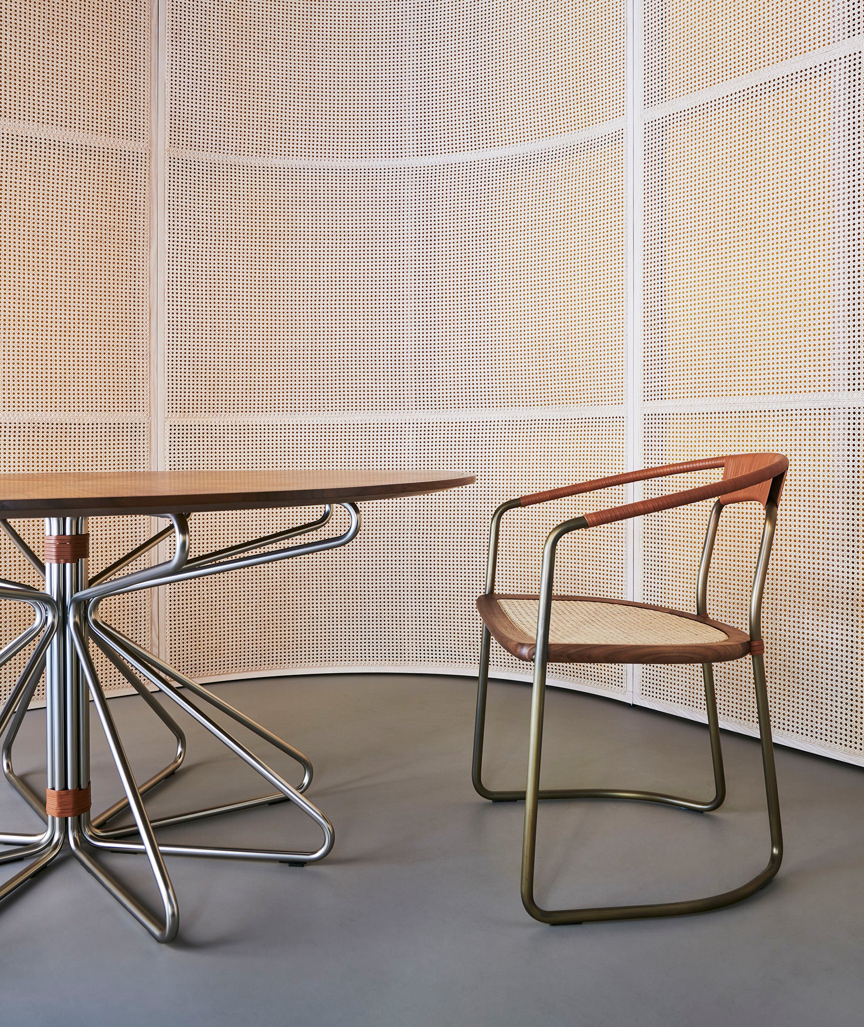 GEOMETRIC DINING TABLE par BassamFellows