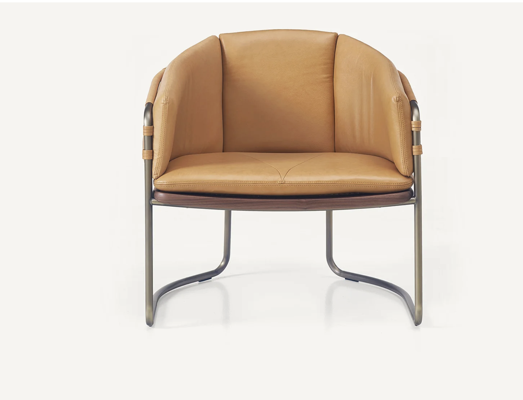 GEOMETRIC LOUNGE CHAIR par BassamFellows