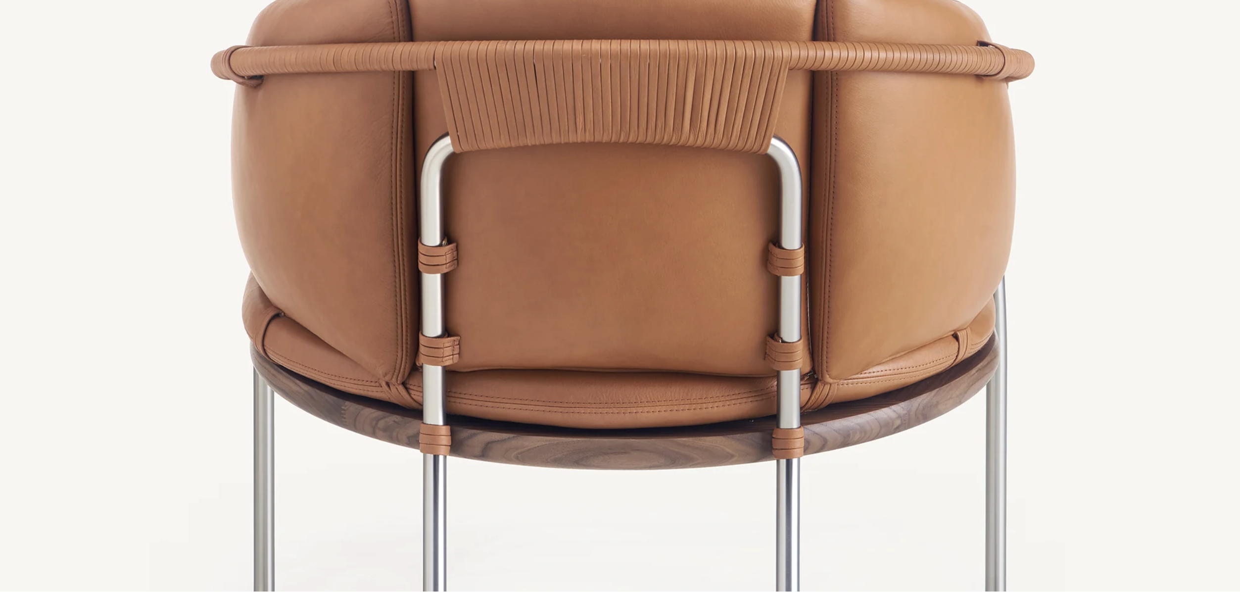 GEOMETRIC LOUNGE CHAIR par BassamFellows