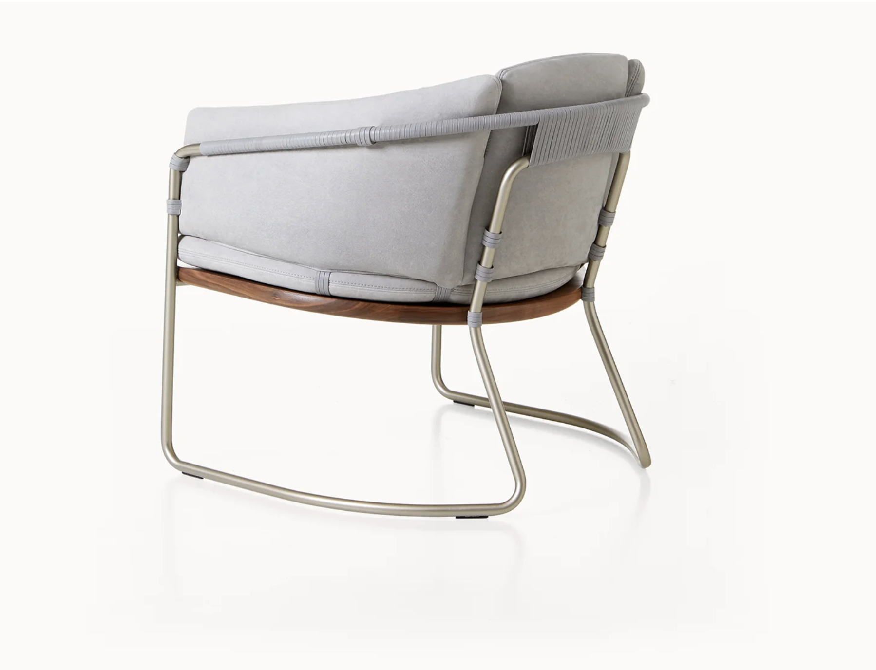 GEOMETRIC LOUNGE CHAIR par BassamFellows