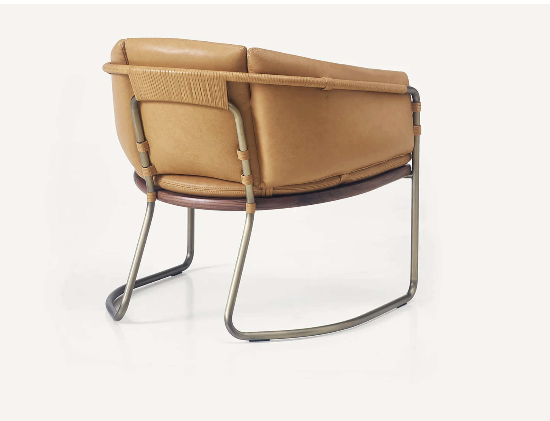 GEOMETRIC LOUNGE CHAIR par BassamFellows