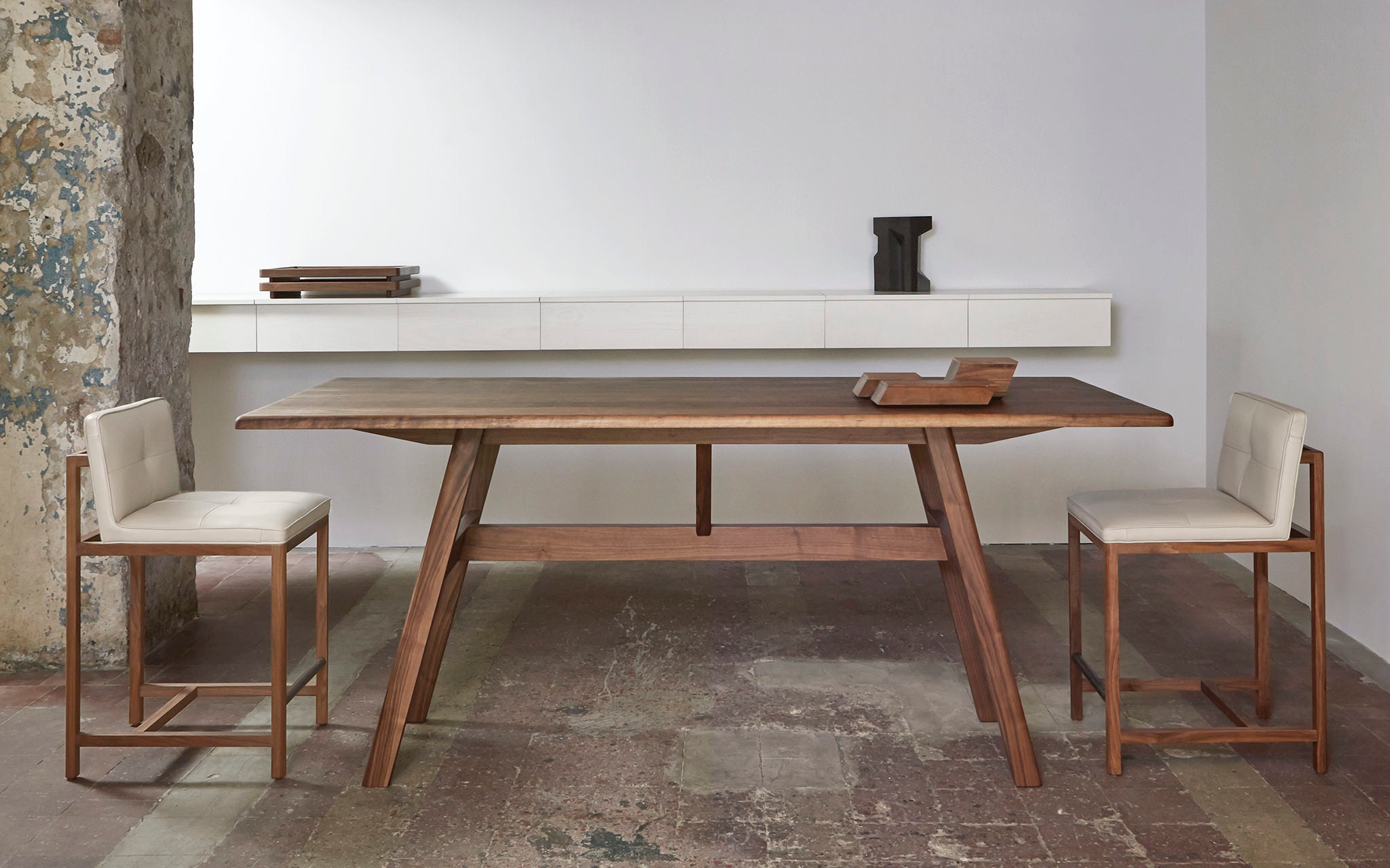 KANT TABLE par BassamFellows
