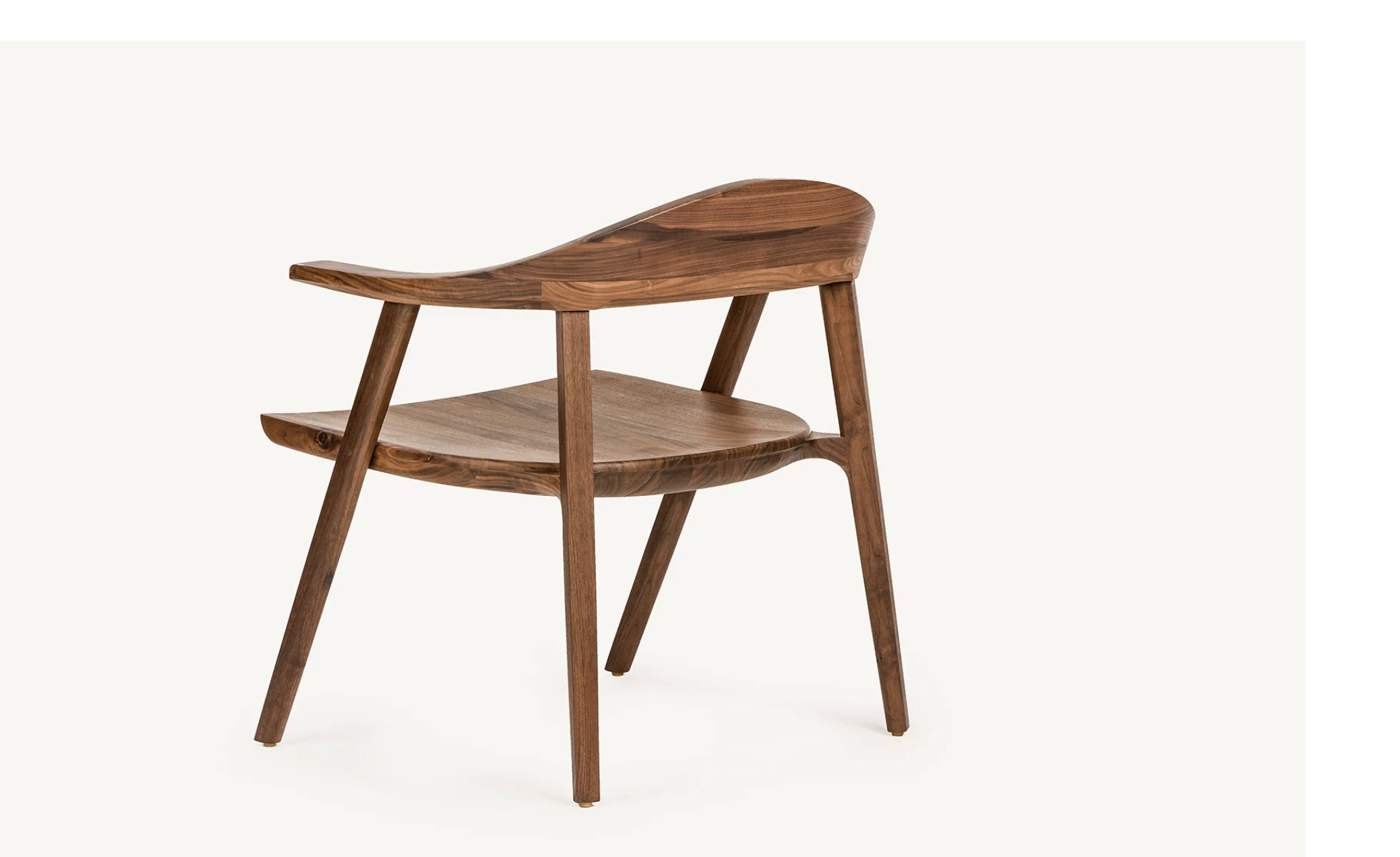 MANTIS LOUNGE CHAIR par BassamFellows