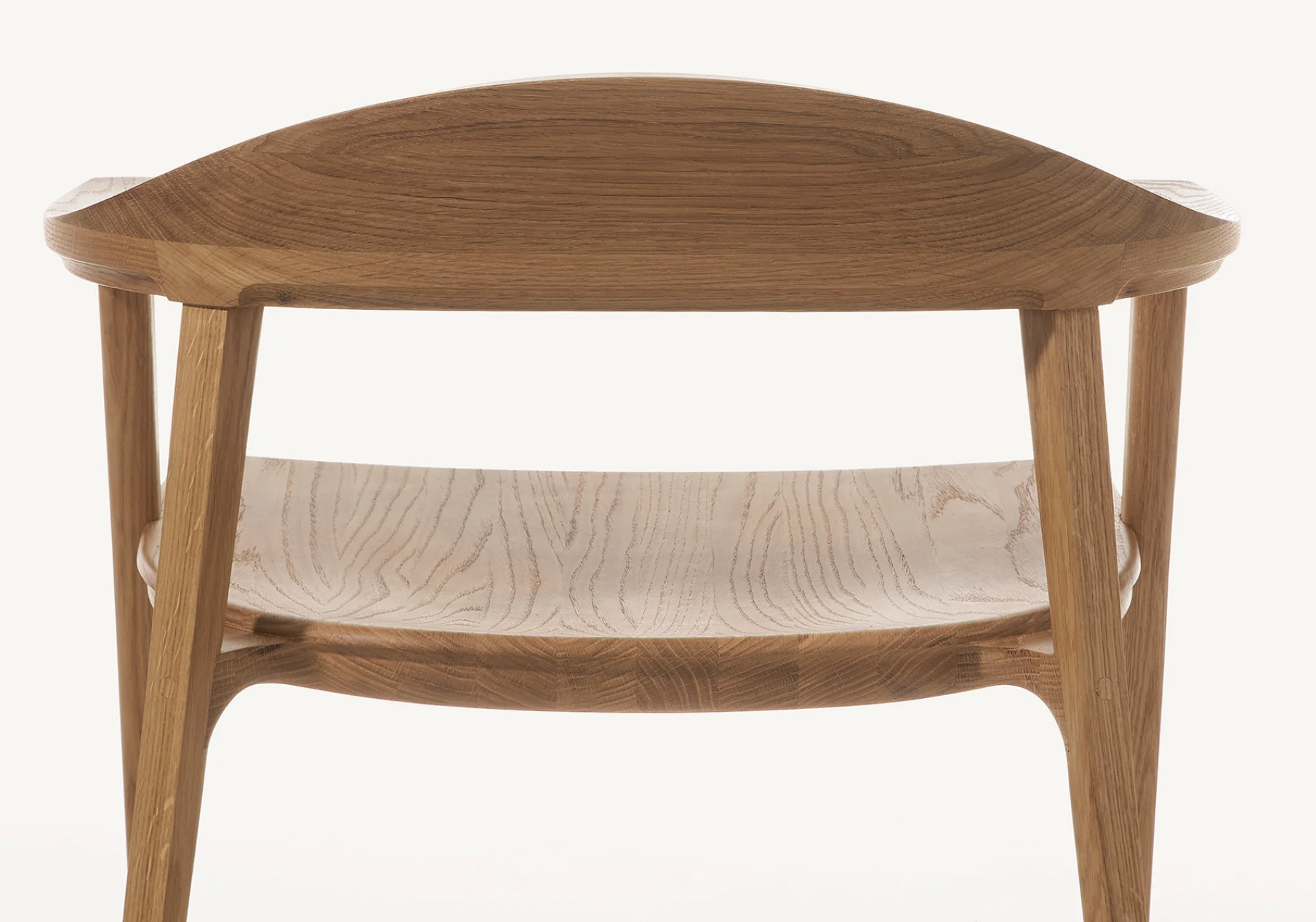 MANTIS LOUNGE CHAIR par BassamFellows