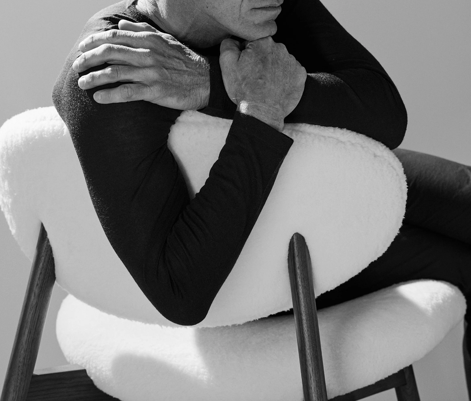 OVOID LOUNGE CHAIR par BassamFellows