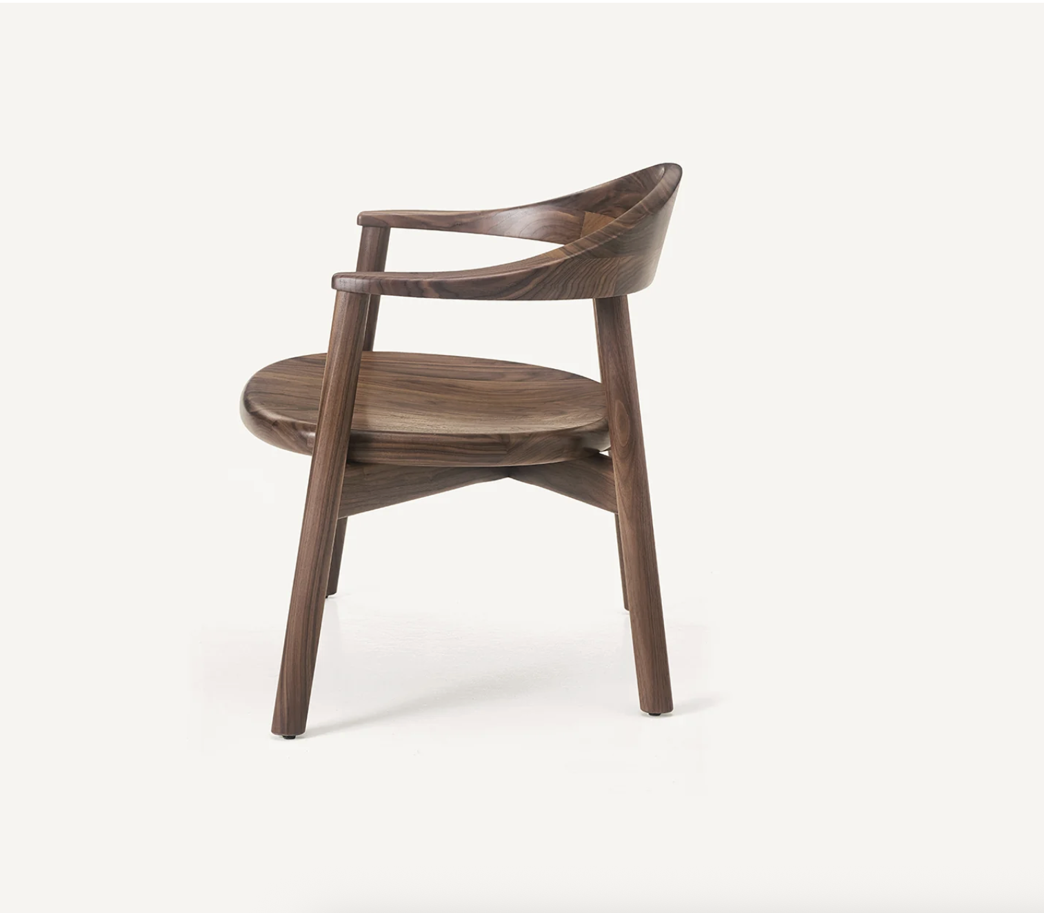 PEBBLE LOUNGE ARMCHAIR par BassamFellows