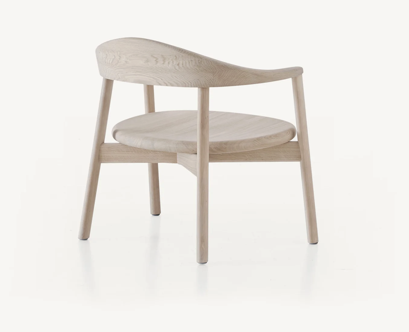 PEBBLE LOUNGE ARMCHAIR par BassamFellows