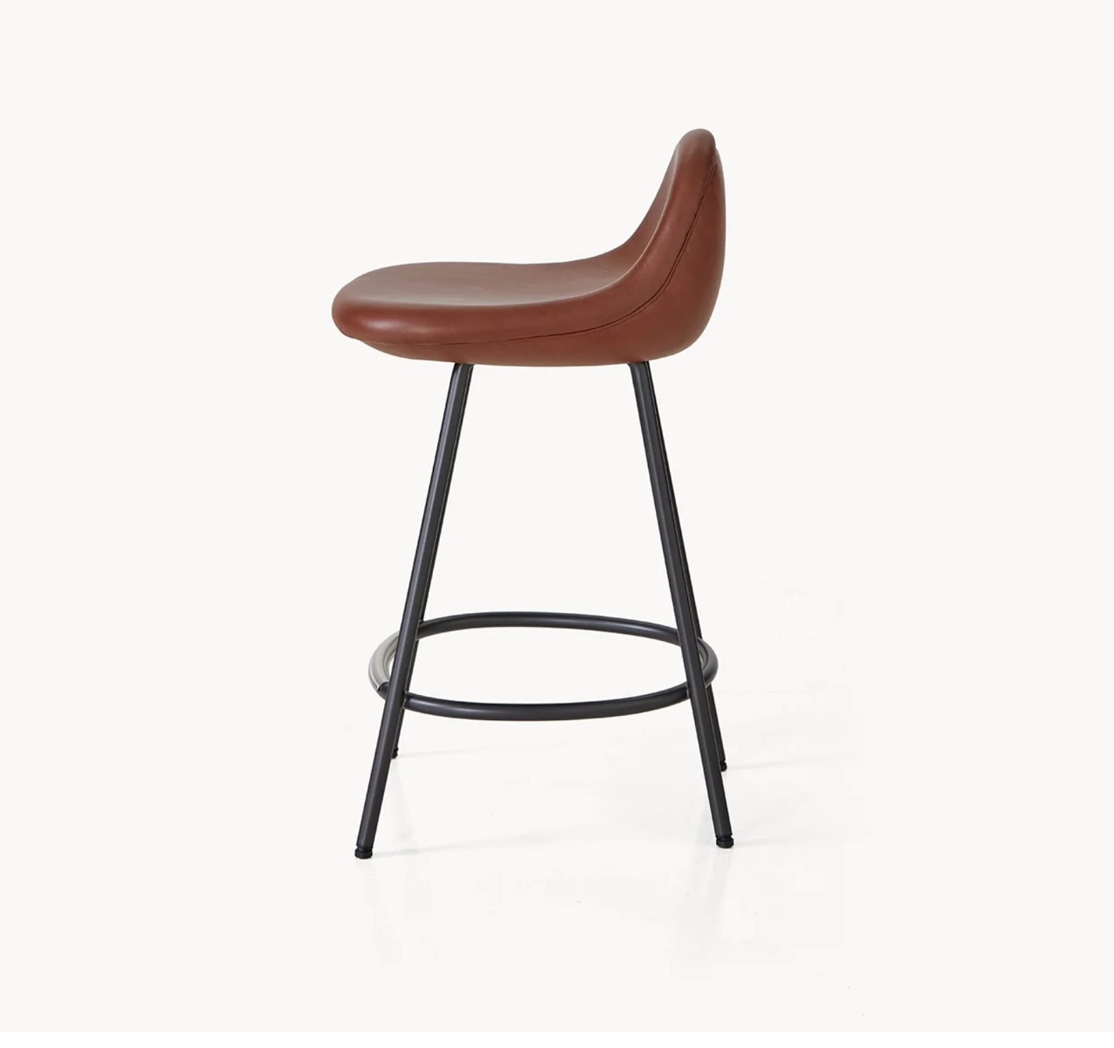 PEBBLE PADDED STOOLS par BassamFellows